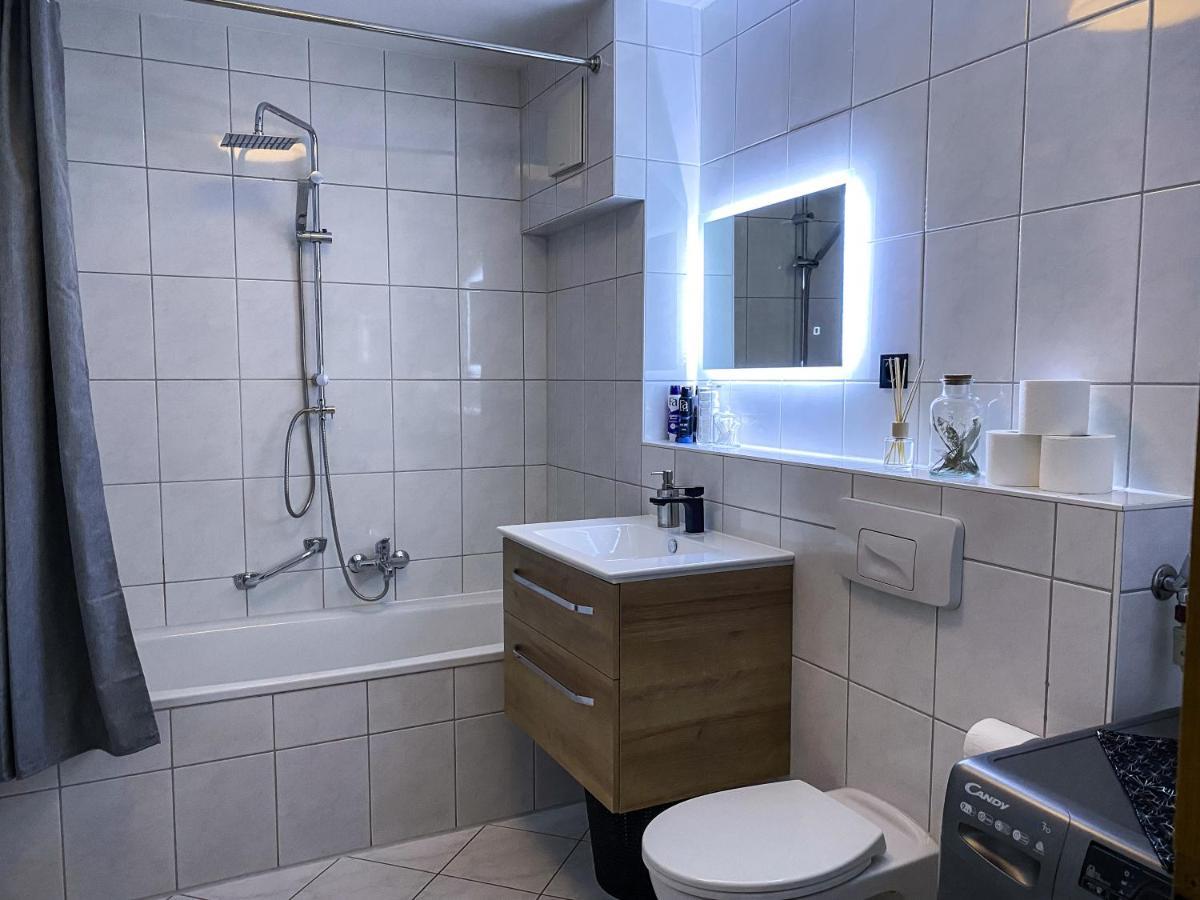 Wohlfuehl-Apartment Mit Kostenfreier Tiefgarage, Wifi & Terrasse Leipzig Luaran gambar