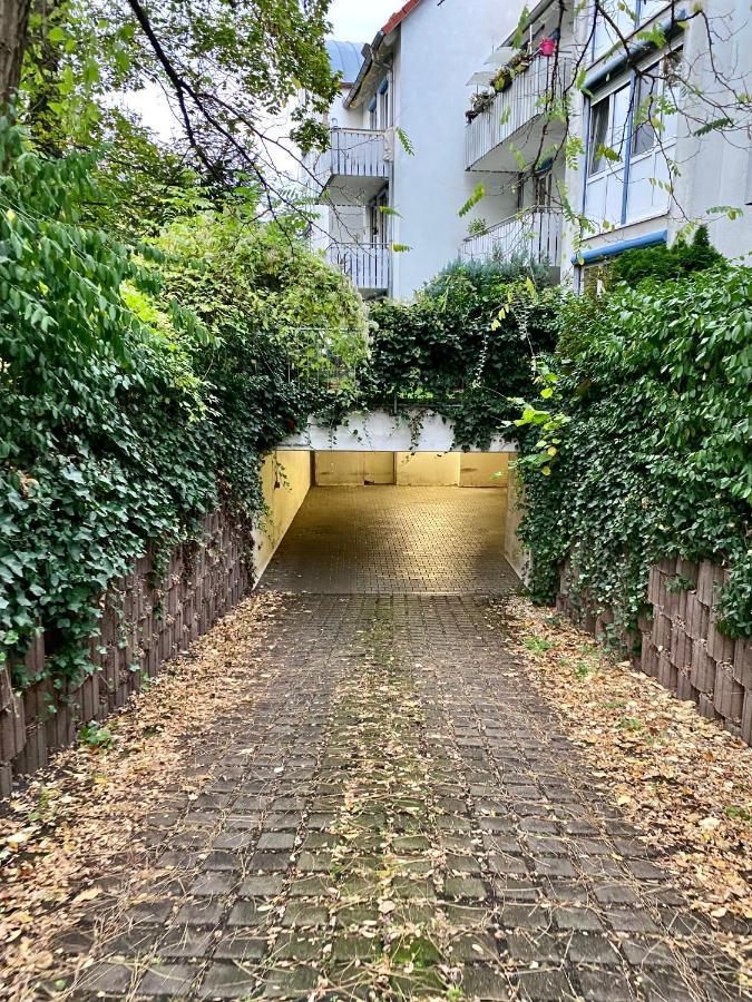 Wohlfuehl-Apartment Mit Kostenfreier Tiefgarage, Wifi & Terrasse Leipzig Luaran gambar